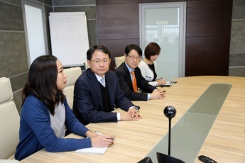 Korean experts doing medical center design